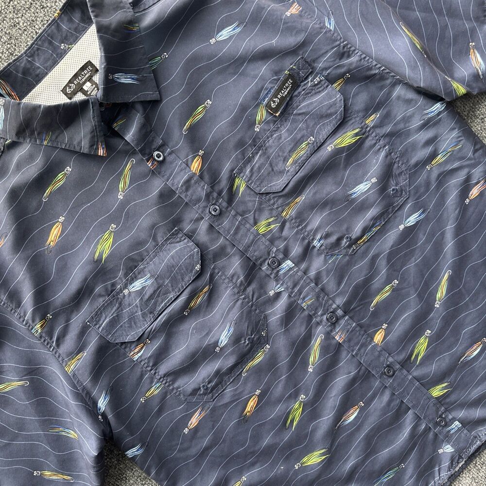 RealTree Fishing Shirt Mens L Navy Blue Fishing Lure Print Vented Short Sleeve